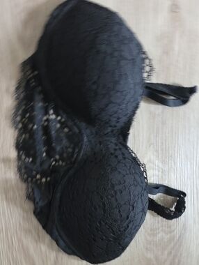 PINK Victoria's Secret Black Lace Push-Up Bra